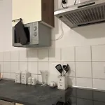 Stilvolle Im Gruenen Mit Wohlfuehlcharakter קמניץ