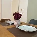 Stilvolle Im Gruenen Mit Wohlfuehlcharakter דירה