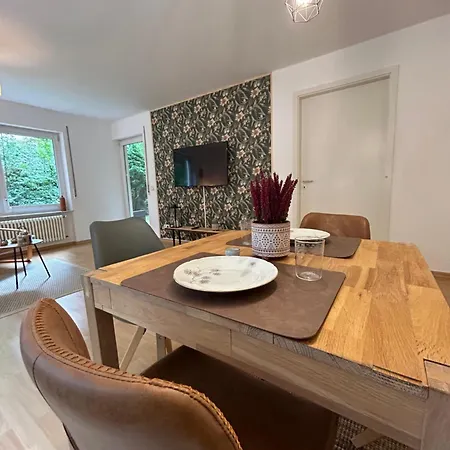 Stilvolle Im Gruenen Mit Wohlfuehlcharakter * Chemnitz