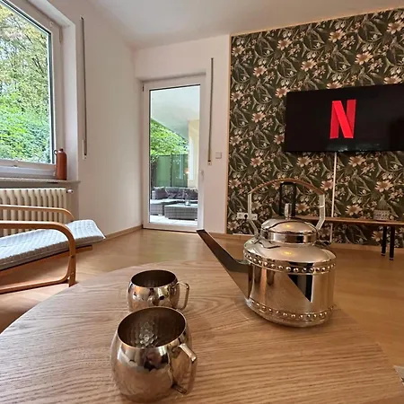 Lägenhet Stilvolle Im Gruenen Mit Wohlfuehlcharakter